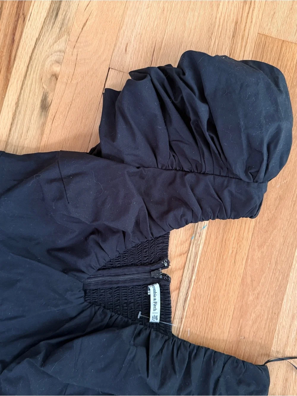 Abercrombie & Fitch sleek black